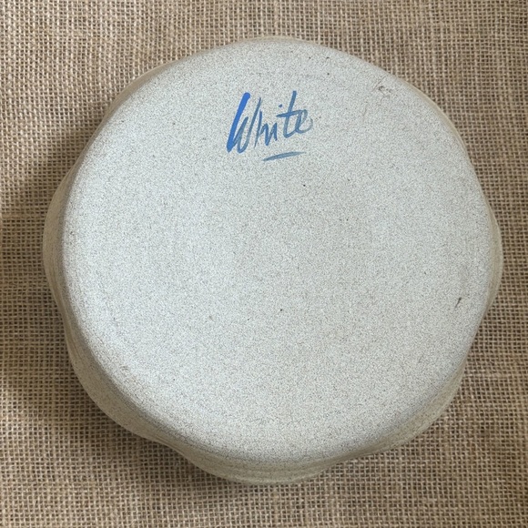 Signed Art Pottery Chip And Dip Dish Bowl Speckled Tan Green Blue Floral Rustic - Picture 5 of 7